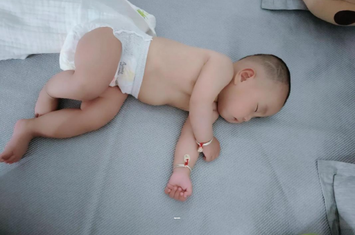 延边宝宝突然很多眼屎